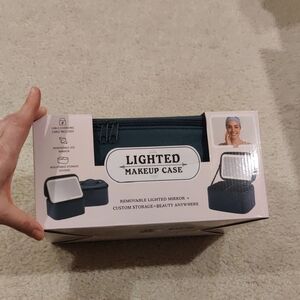 New!Lighted Makeup Case USB-C Charging, LED Mirror New In Box